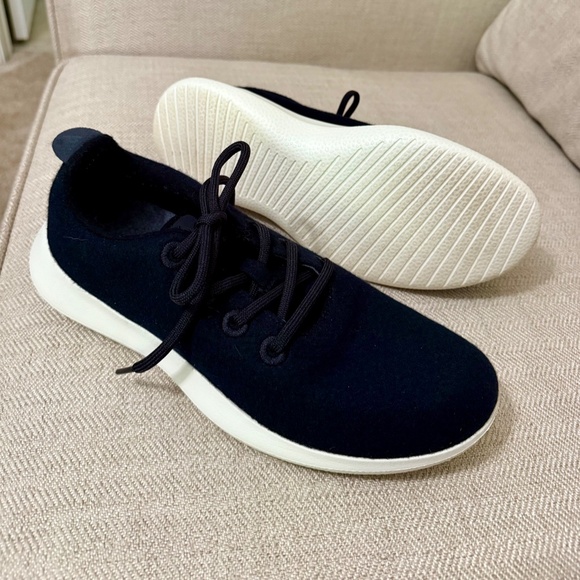 Allbirds Women's Wool Runners - Picture 2 of 4